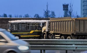 Чем опасны самосвалы на российских дорогах: Российские весогабаритные нормы требуют пересмотра
