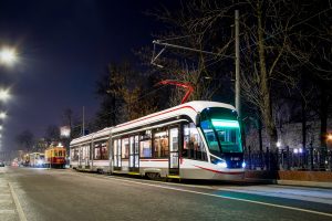 Развитие трамвайной сети в городах РФ: преимущества и риски